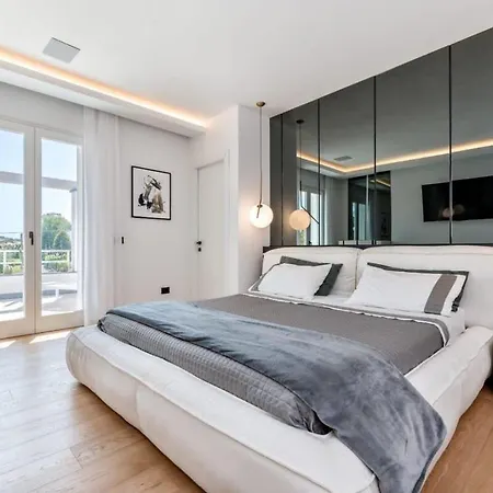 Villa Modern Luxury Hidden Gem Close To Dei Marmi