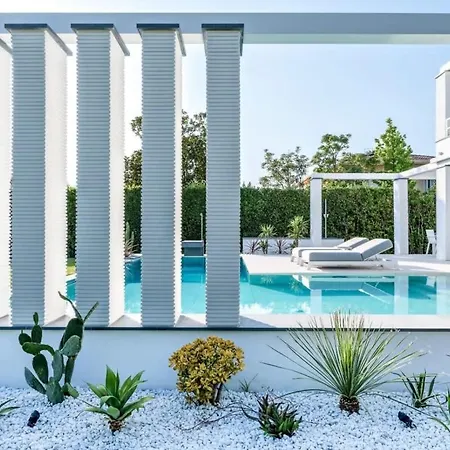 Villa Modern Luxury Hidden Gem Close To Dei Marmi *