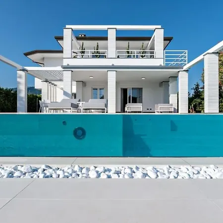 Villa Modern Luxury Hidden Gem Close To Dei Marmi